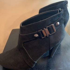 GUESS BY G black boot heels!